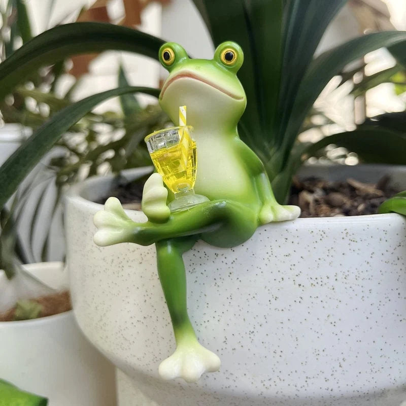 Climbing Frog Figurine | Hand-Painted & Weather-Resistant Resin