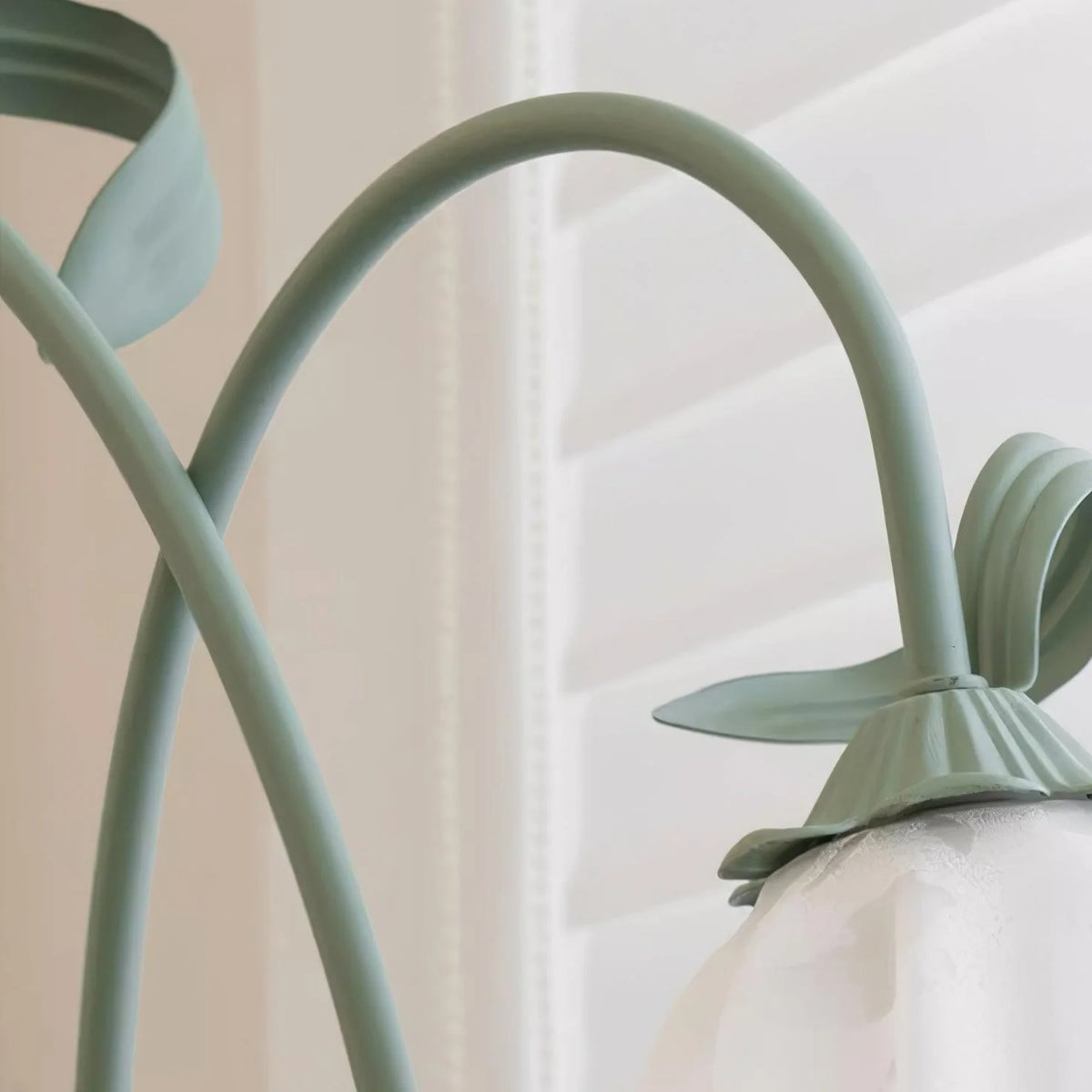 Floor Lamp | Floral Sculptural Design & Green Matte Metal