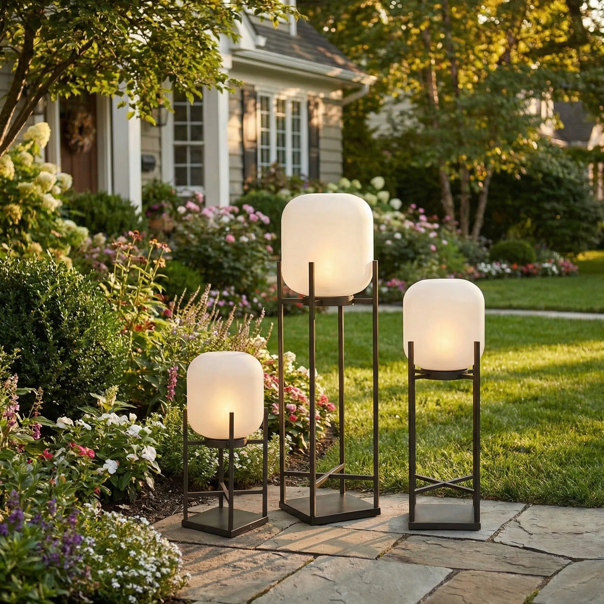 Freestanding Garden Lamp | Solar-Powered & Automatic | IP65 Rated