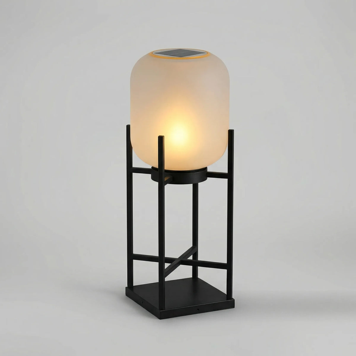 Freestanding Garden Lamp | Solar-Powered Dusk-To-Dawn & IP65 Weather-Resistant