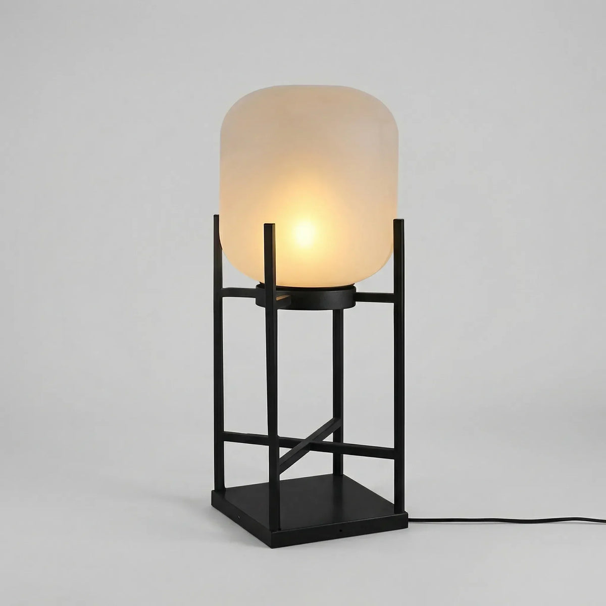 Freestanding Garden Lamp | Solar-Powered Dusk-To-Dawn & IP65 Weather-Resistant