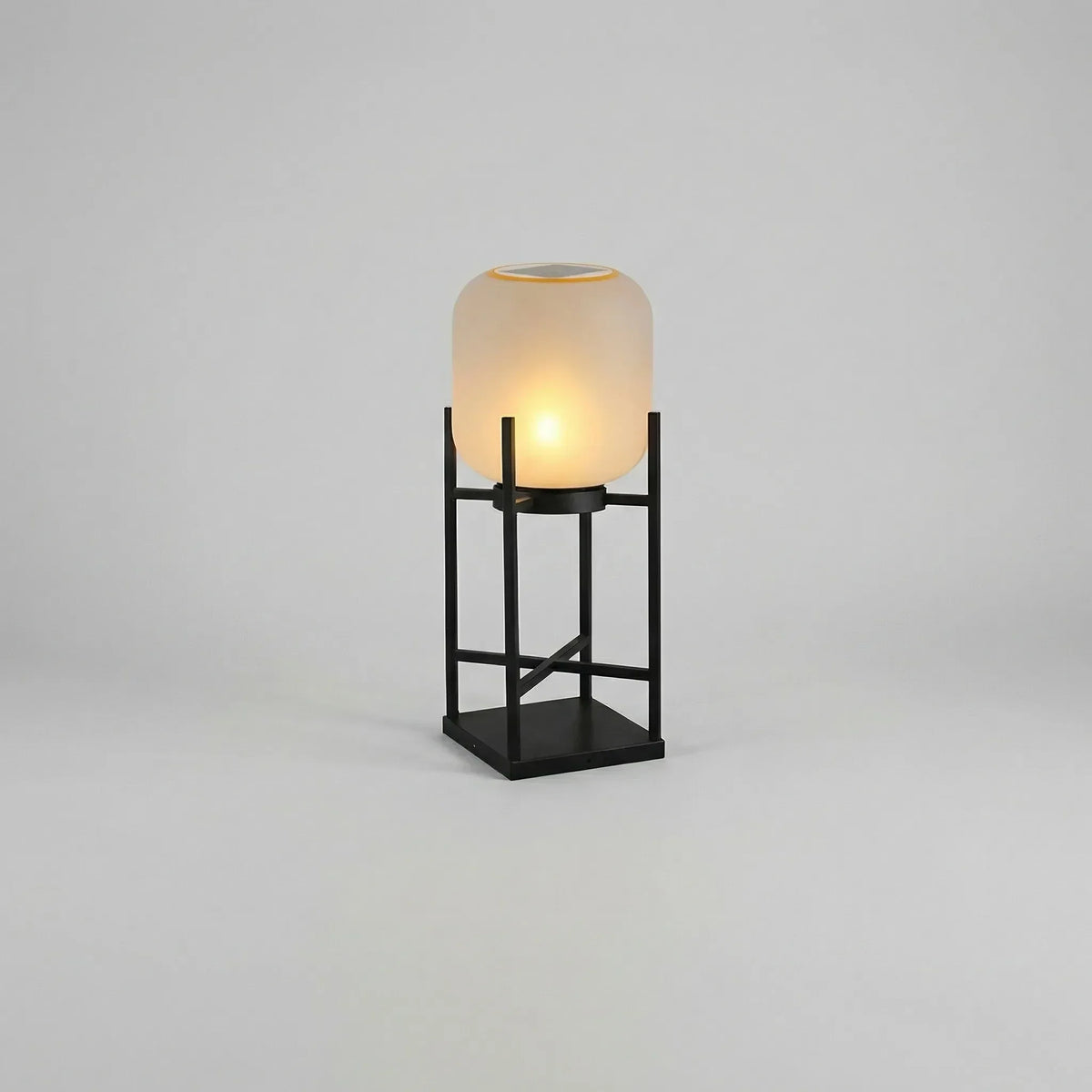 Freestanding Garden Lamp | Solar-Powered Dusk-To-Dawn & IP65 Weather-Resistant
