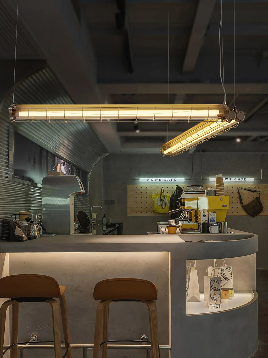 Linear Pendant Light | Integrated LED & Adjustable Suspension | 123 cm