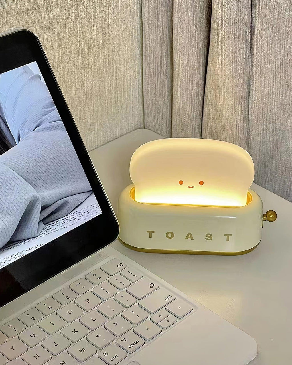 Night Light | Toaster-Shaped Warm 3000K & Adjustable Brightness