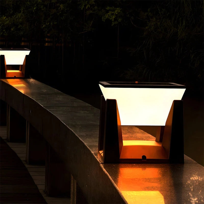 Outdoor Solar Lamp | Cube-Shaped Solar LED & Weather-Resistant