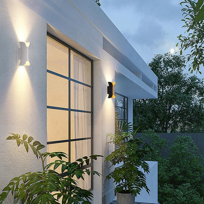 Outdoor Wall Lamp | Integrated LED & IP65 Weather-Resistant