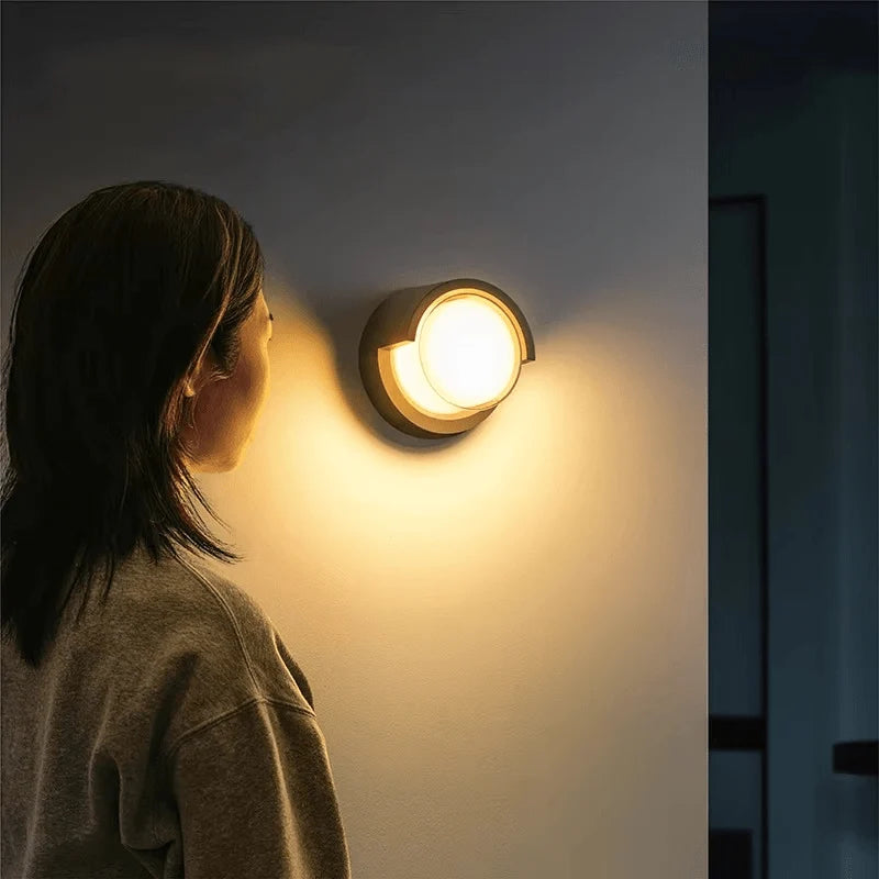 Outdoor Wall Light | Warm White LED | IP65 Weather-Resistant