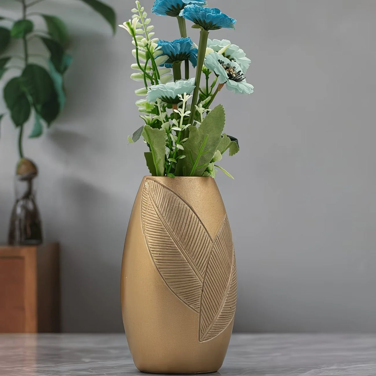 Oval Vase | Leaf Motif & Raised Ridges