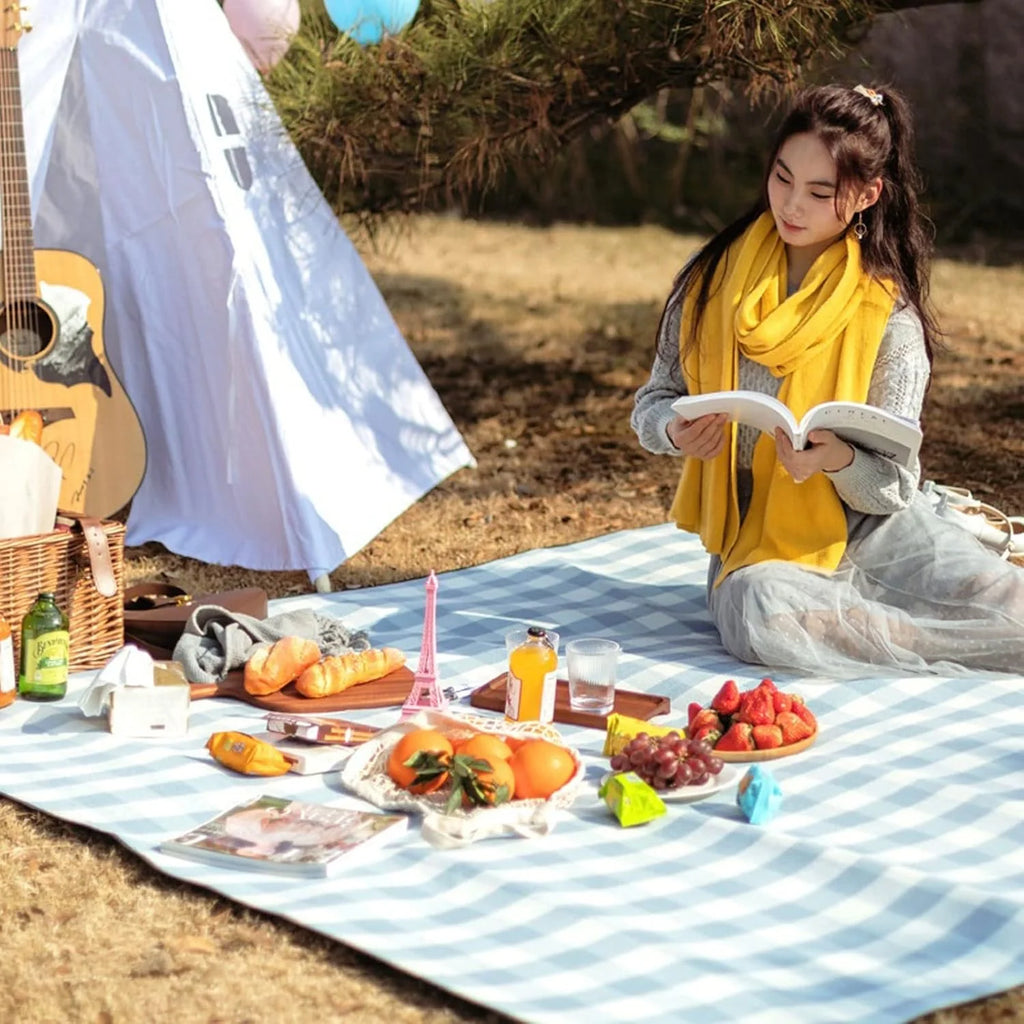 Picnic Blanket | Waterproof & Foam-Padded | Foldable With PU Leather Strap