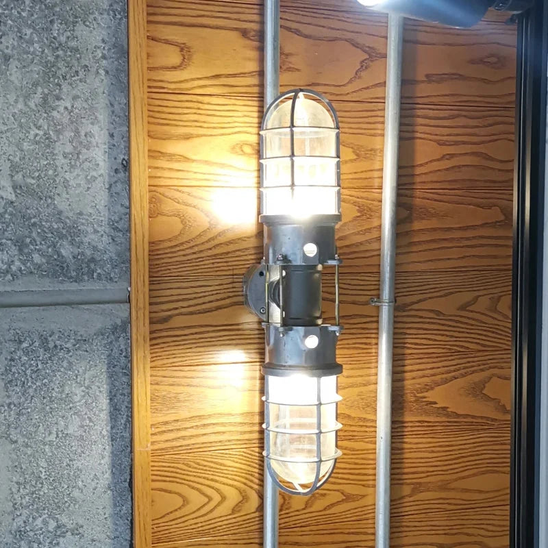 Wall Lamp | Aluminum & Clear Glass | Damp-Rated