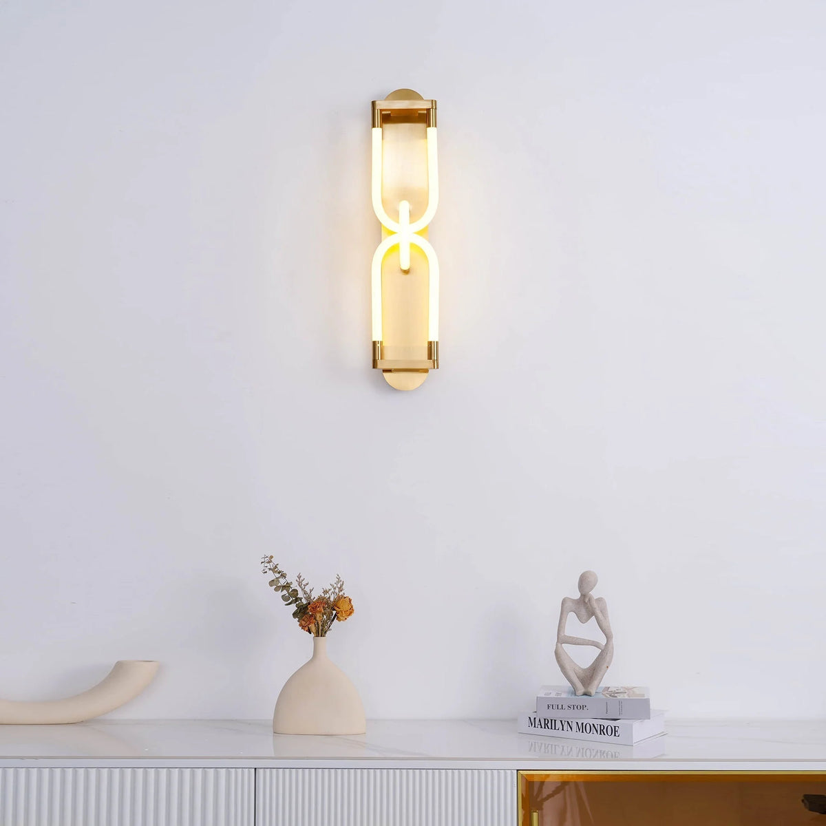 Wall Sconce | Interlocking Fingers Design | Integrated LED Lighting